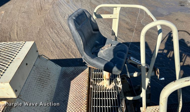 image for item ID9693 1989 Cedarapids 461  paver