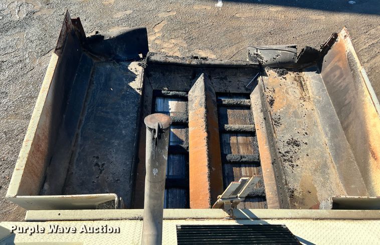 image for item ID9693 1989 Cedarapids 461  paver