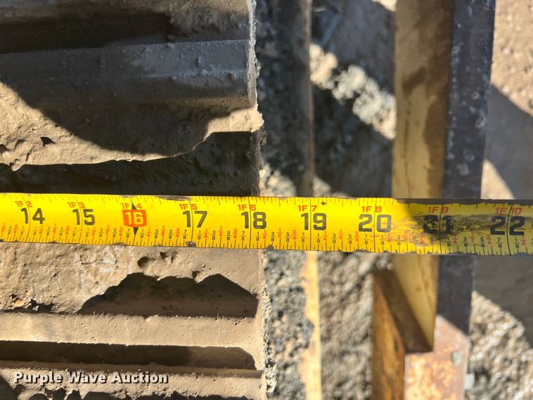 image for item ID9693 1989 Cedarapids 461  paver