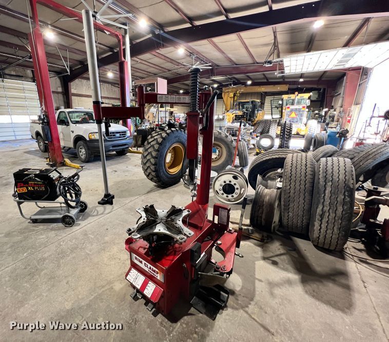 image for item ID9697 Coats 7065AX  tire machine