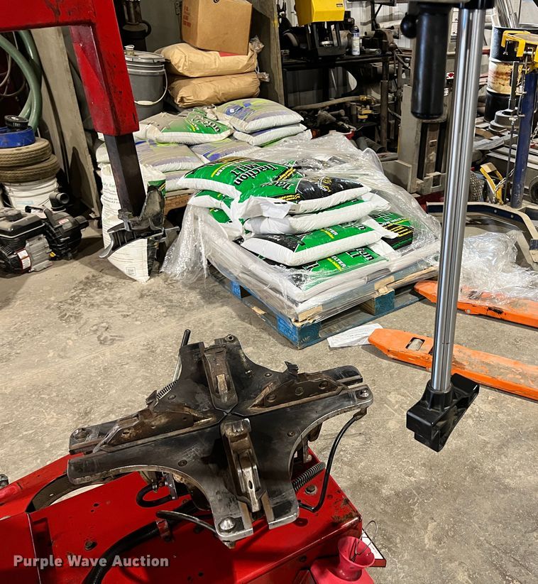 image for item ID9697 Coats 7065AX  tire machine