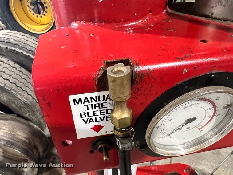 image for item ID9697 Coats 7065AX  tire machine