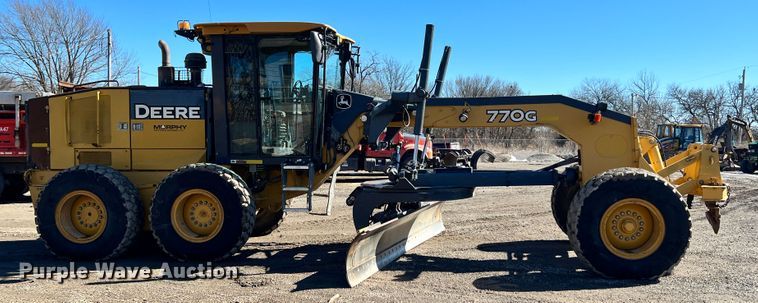 image for item ID9698 2009 John Deere 770G  motor grader