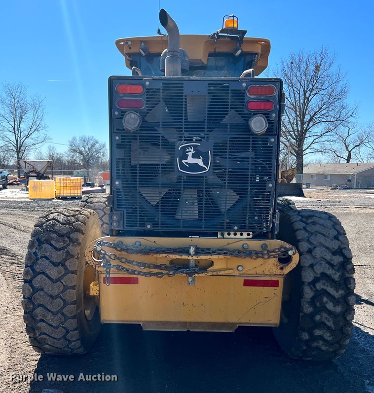 image for item ID9698 2009 John Deere 770G  motor grader