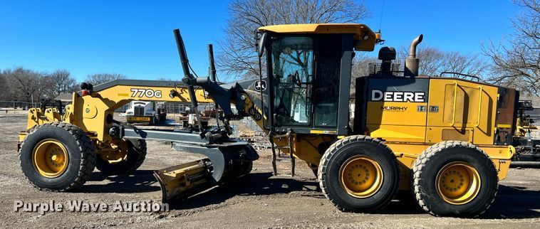 image for item ID9698 2009 John Deere 770G  motor grader