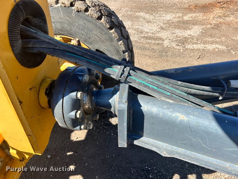 image for item ID9698 2009 John Deere 770G  motor grader