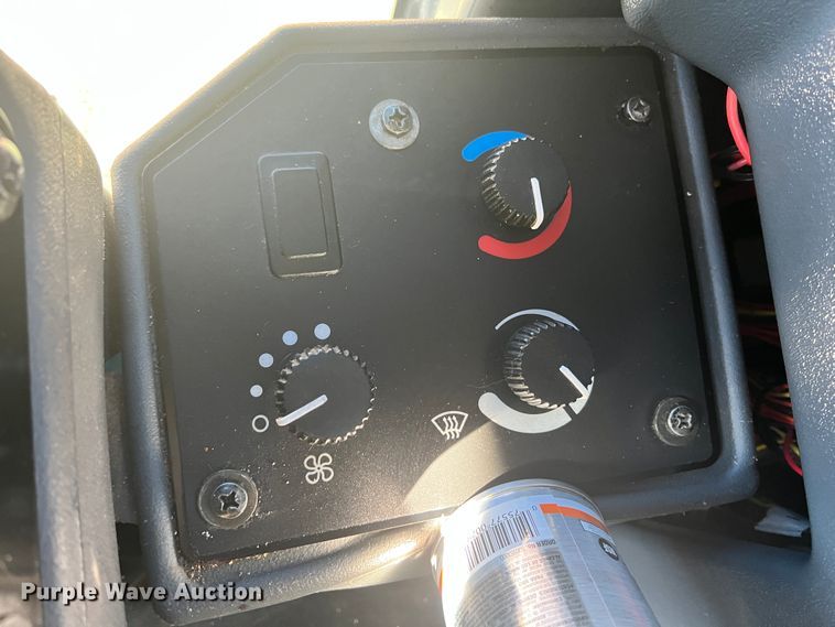 image for item ID9698 2009 John Deere 770G  motor grader