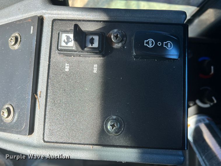 image for item ID9698 2009 John Deere 770G  motor grader