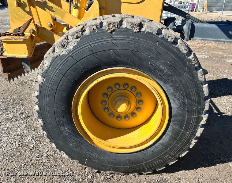 image for item ID9698 2009 John Deere 770G  motor grader