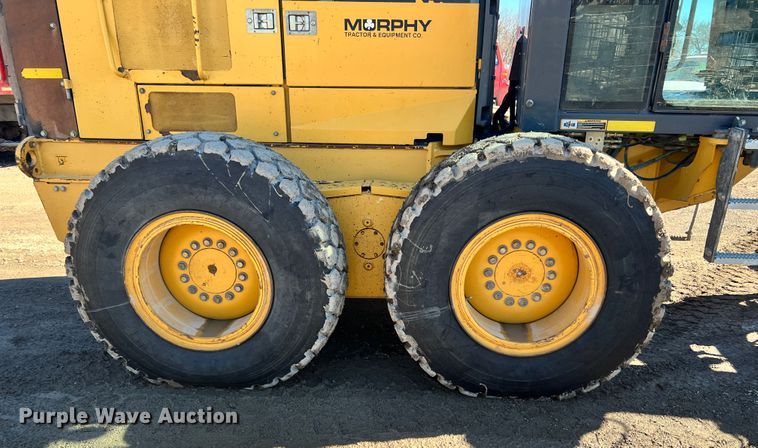 image for item ID9698 2009 John Deere 770G  motor grader