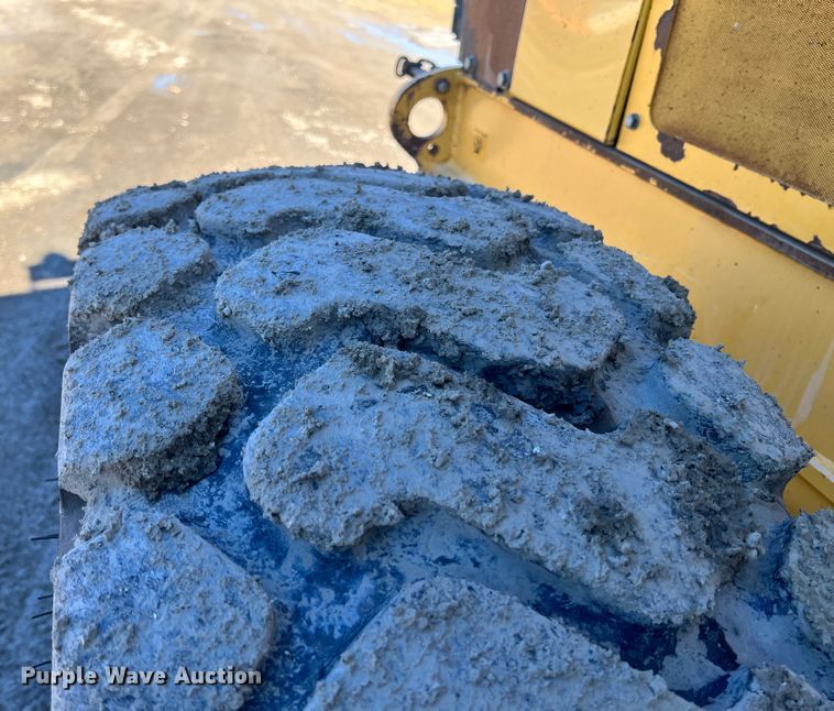 image for item ID9698 2009 John Deere 770G  motor grader