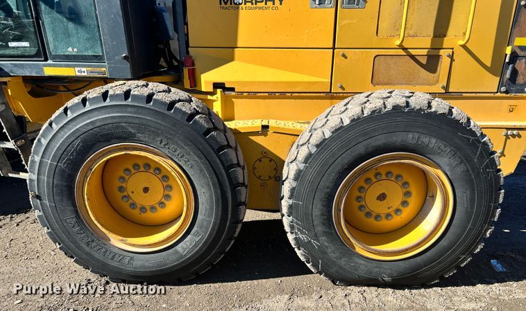 image for item ID9698 2009 John Deere 770G  motor grader