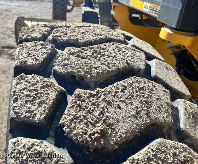 image for item ID9698 2009 John Deere 770G  motor grader