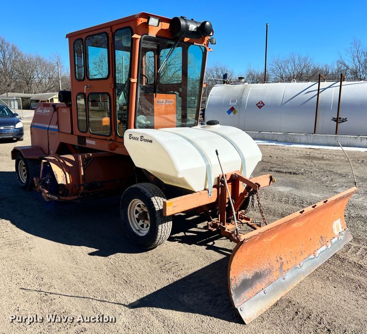 image for item ID9700 Broce CR350  broom