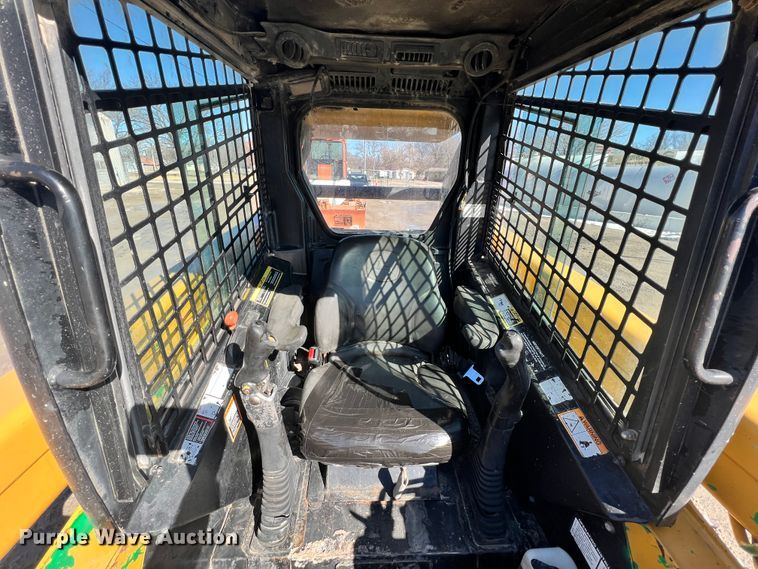 image for item ID9701 John Deere CT322  tracked skid steer loader