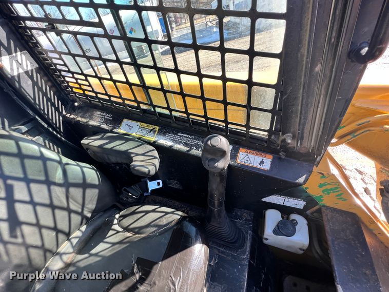 image for item ID9701 John Deere CT322  tracked skid steer loader