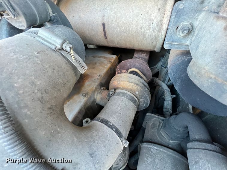 image for item ID9701 John Deere CT322  tracked skid steer loader