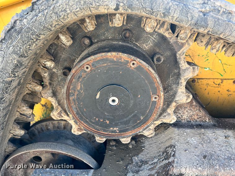 image for item ID9701 John Deere CT322  tracked skid steer loader