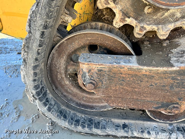 image for item ID9701 John Deere CT322  tracked skid steer loader