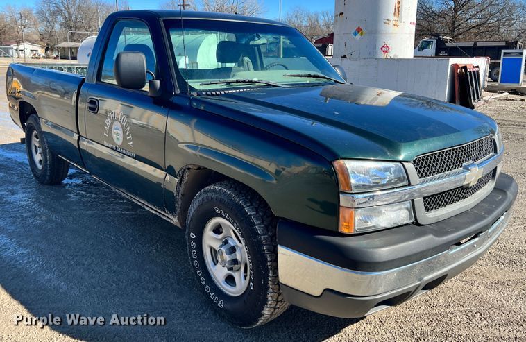 image for item ID9702 2004 Chevrolet Silverado 1500  pickup truck