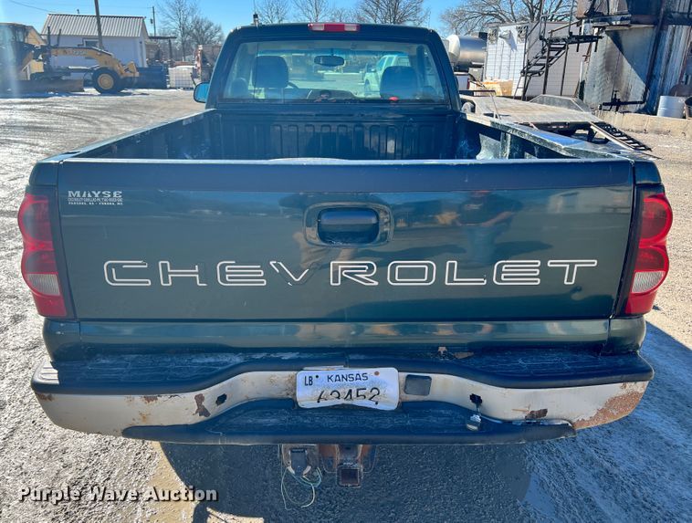 image for item ID9702 2004 Chevrolet Silverado 1500  pickup truck