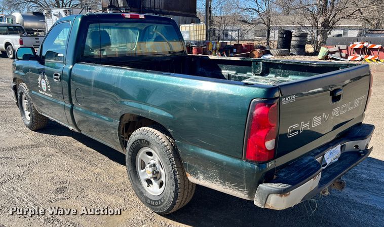 image for item ID9702 2004 Chevrolet Silverado 1500  pickup truck