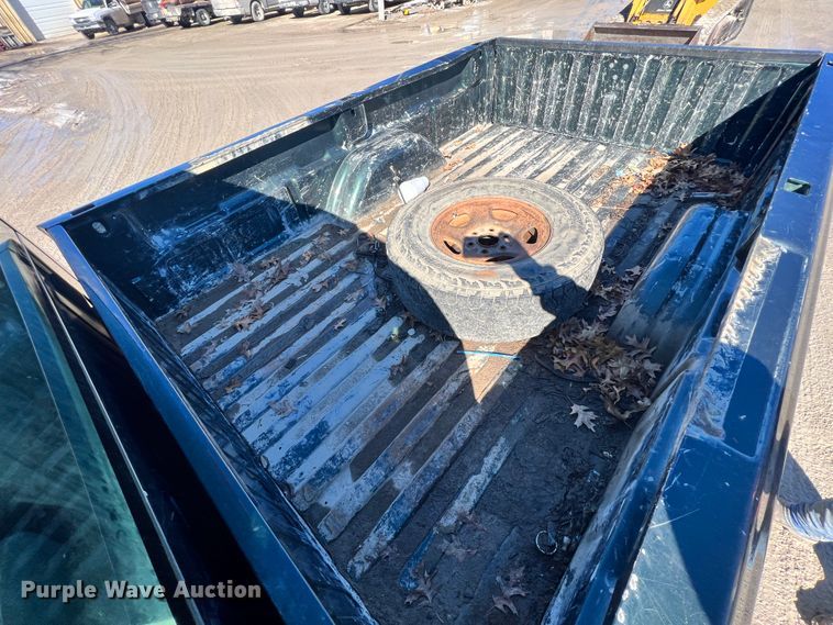 image for item ID9702 2004 Chevrolet Silverado 1500  pickup truck