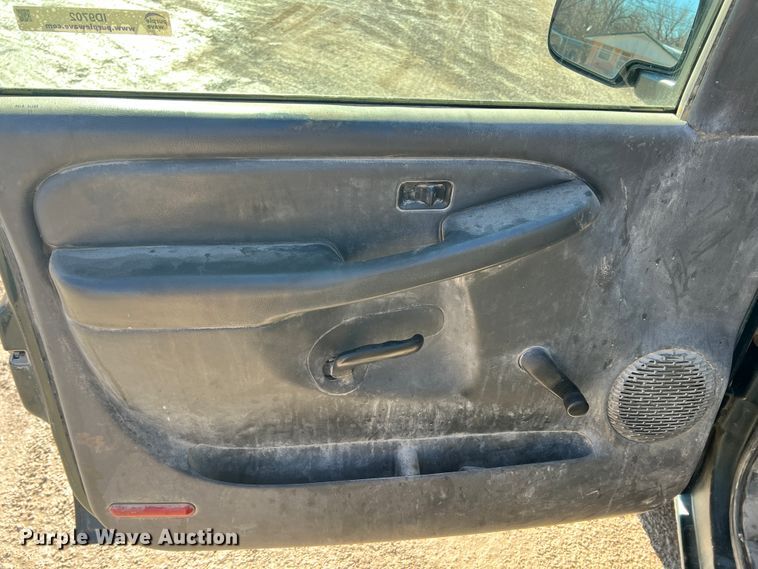 image for item ID9702 2004 Chevrolet Silverado 1500  pickup truck