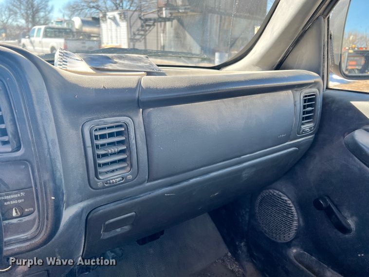 image for item ID9702 2004 Chevrolet Silverado 1500  pickup truck