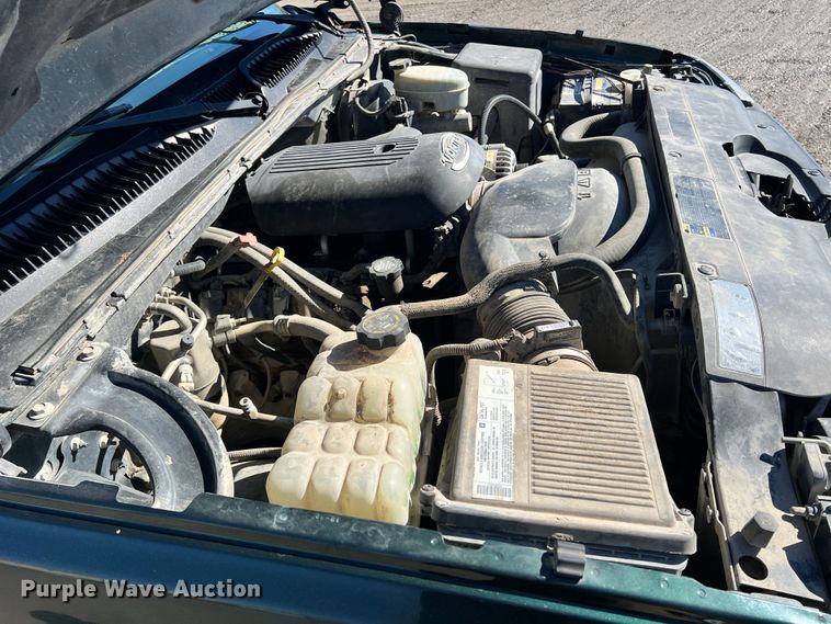 image for item ID9702 2004 Chevrolet Silverado 1500  pickup truck