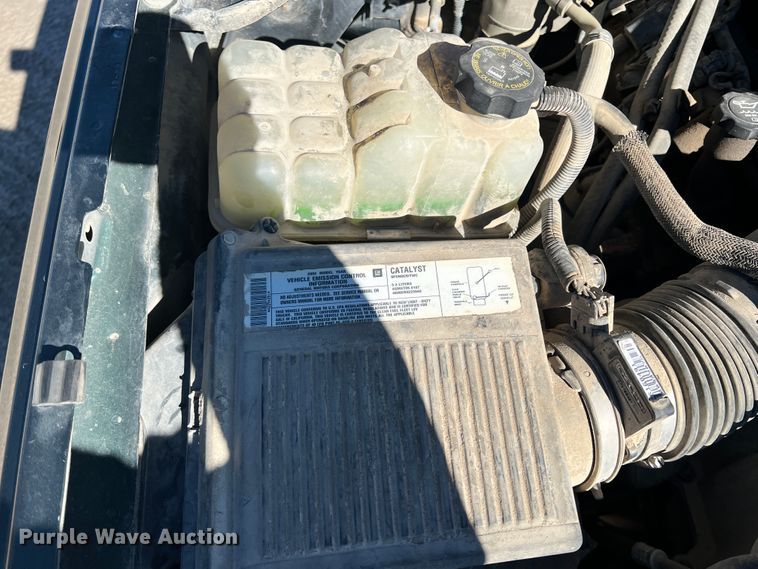 image for item ID9702 2004 Chevrolet Silverado 1500  pickup truck