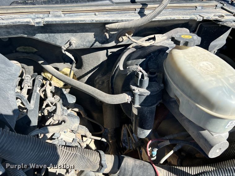 image for item ID9702 2004 Chevrolet Silverado 1500  pickup truck