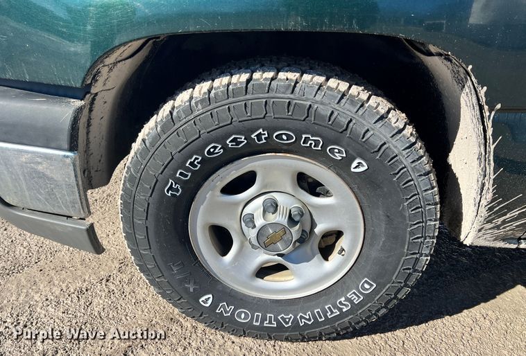 image for item ID9702 2004 Chevrolet Silverado 1500  pickup truck