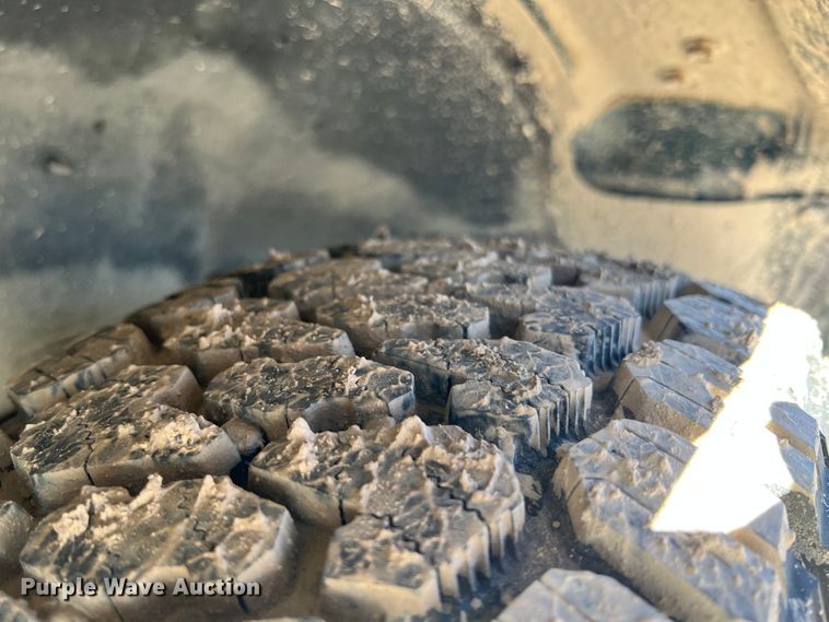 image for item ID9702 2004 Chevrolet Silverado 1500  pickup truck