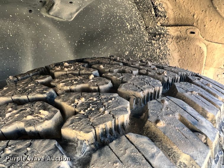 image for item ID9702 2004 Chevrolet Silverado 1500  pickup truck