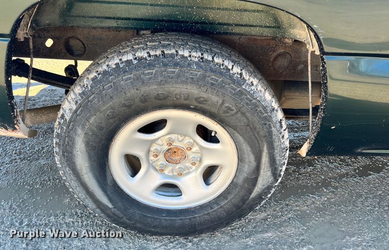 image for item ID9702 2004 Chevrolet Silverado 1500  pickup truck