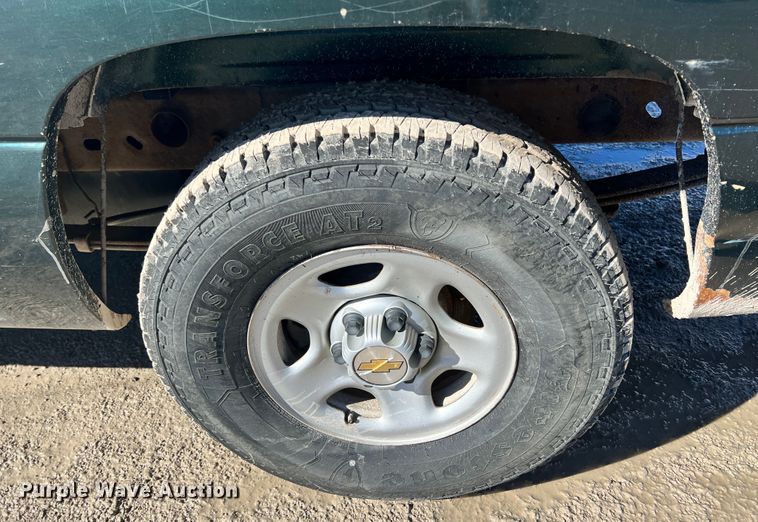 image for item ID9702 2004 Chevrolet Silverado 1500  pickup truck