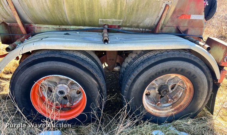 image for item ID9704 1967 Moser  tank trailer