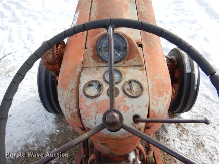 image for item IE9583 1957 Ford 850  tractor