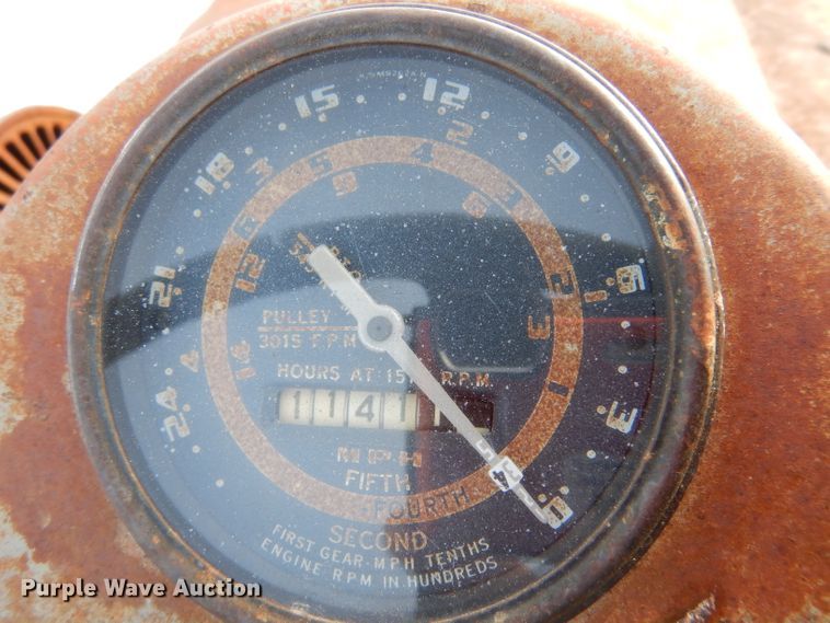 image for item IE9583 1957 Ford 850  tractor