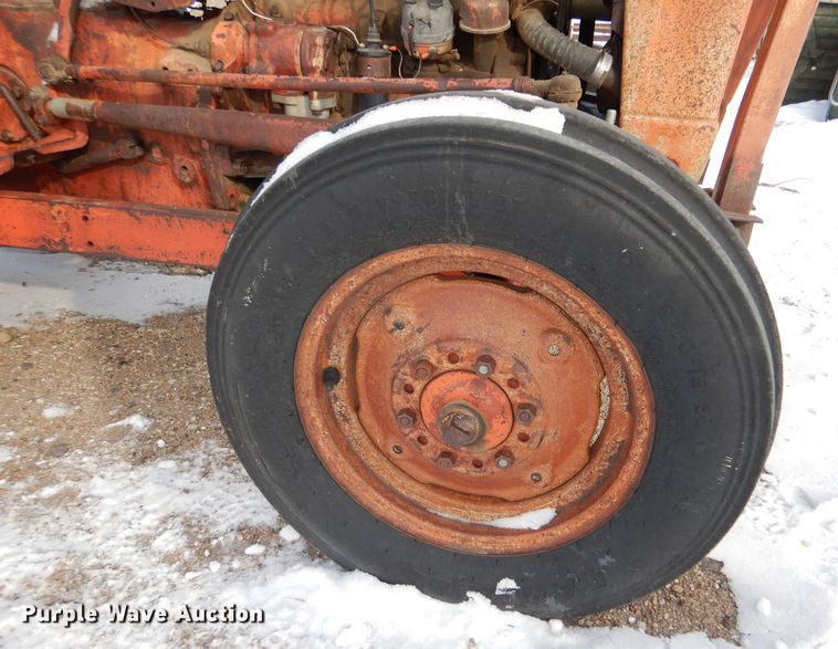 image for item IE9583 1957 Ford 850  tractor