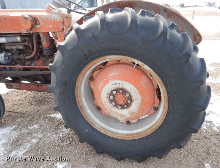 image for item IE9583 1957 Ford 850  tractor