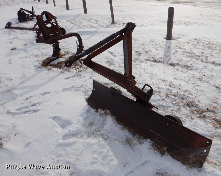 image for item IE9583 1957 Ford 850  tractor