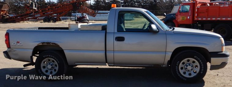image for item IE9622 2005 Chevrolet Silverado 1500  pickup truck
