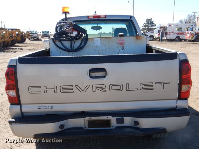 image for item IE9622 2005 Chevrolet Silverado 1500  pickup truck