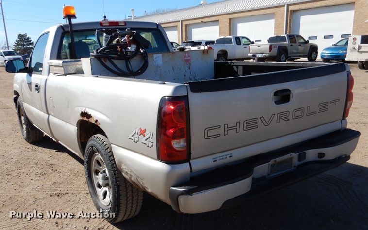 image for item IE9622 2005 Chevrolet Silverado 1500  pickup truck
