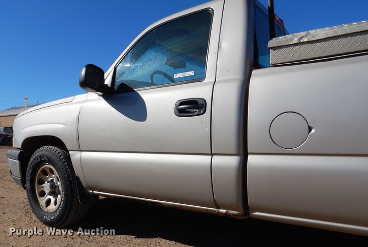 image for item IE9622 2005 Chevrolet Silverado 1500  pickup truck