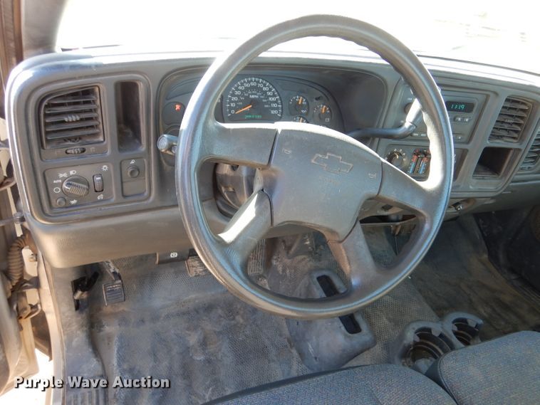 image for item IE9622 2005 Chevrolet Silverado 1500  pickup truck