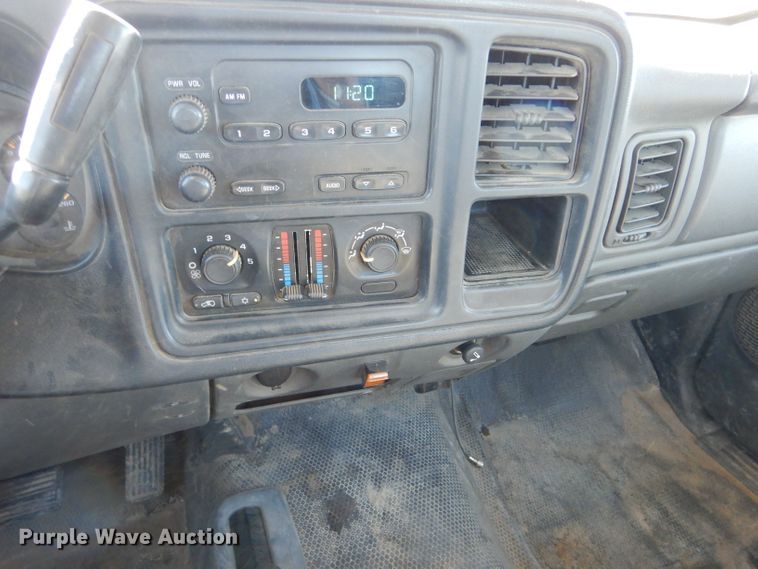 image for item IE9622 2005 Chevrolet Silverado 1500  pickup truck