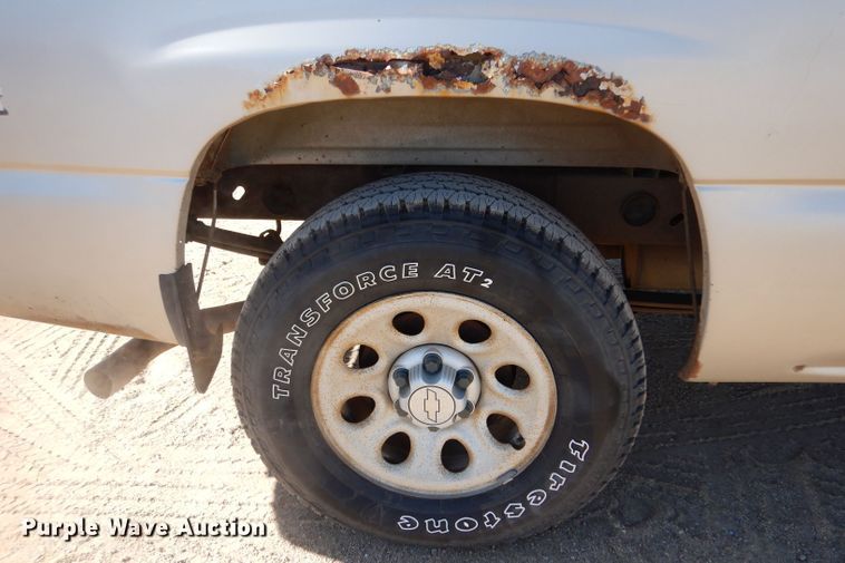 image for item IE9622 2005 Chevrolet Silverado 1500  pickup truck